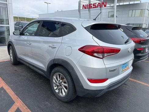 Used 2018 Hyundai Tucson SE w/ Cargo Package image 3