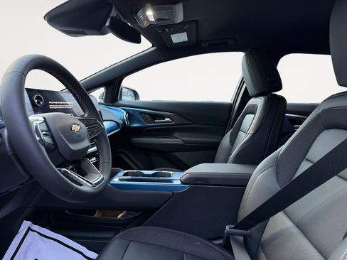 New 2026 Chevrolet Equinox EV LT image 9