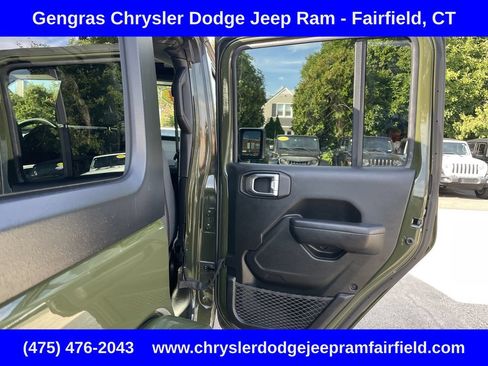 Used 2024 Jeep Wrangler Unlimited AWD/4WD image 15