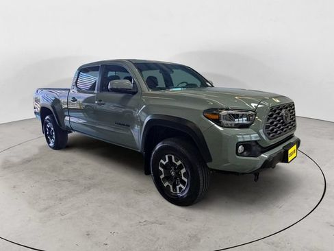 Used 2023 Toyota Tacoma TRD Off-Road w/ Black Out Package (TMS) AWD/4WD image 7