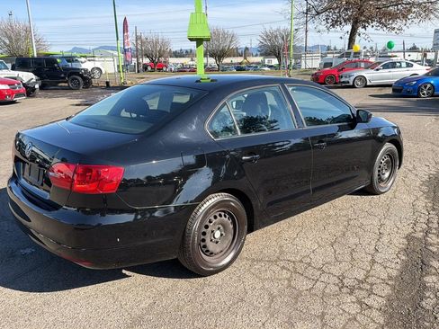 Used 2014 Volkswagen Jetta S image 3