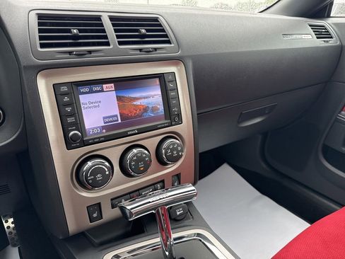 Used 2014 Dodge Challenger SRT8 w/ Harman/Kardon Audio Group RWD image 19