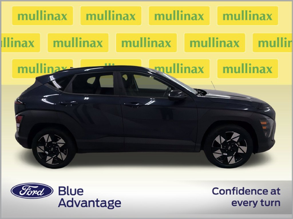 Used 2025 Hyundai Kona SEL FWD image 2