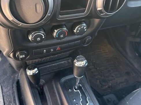Used 2017 Jeep Wrangler Unlimited Sport w/ Mopar Black Appearance Group AWD/4WD image 8