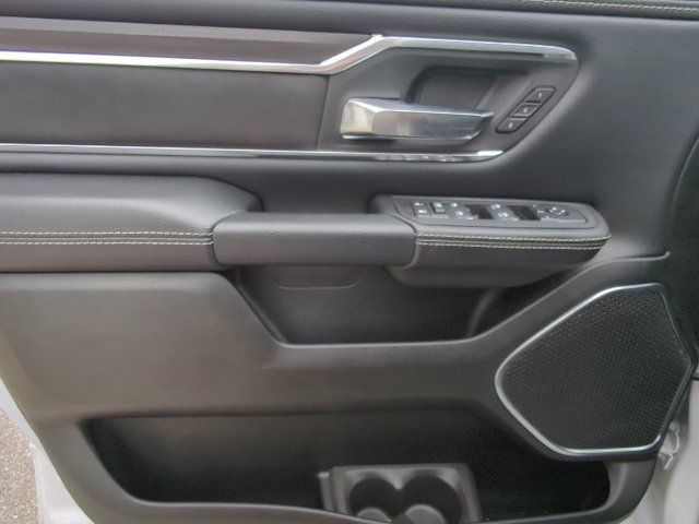 Used 2026 RAM 1500 Laramie AWD/4WD image 12
