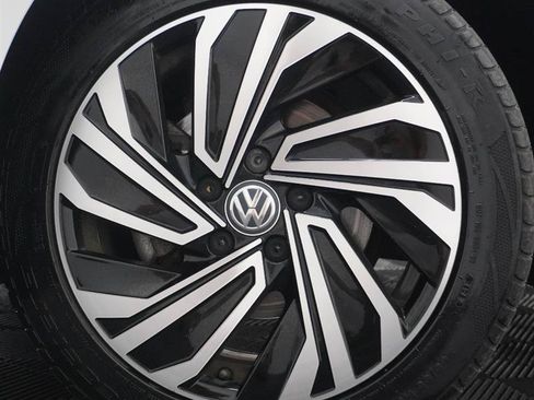 Used 2020 Volkswagen Jetta SEL Premium FWD image 3