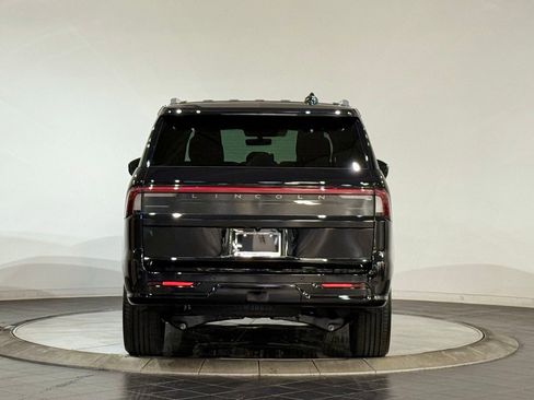 New 2026 Lincoln Navigator L Reserve AWD/4WD image 8