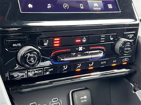 New 2025 Jeep Grand Cherokee L Laredo w/ Luxury Tech Group I image 27