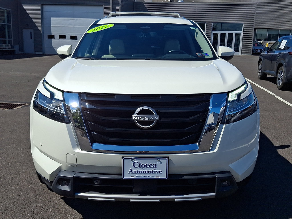 Used 2023 Nissan Pathfinder SL AWD/4WD image 5