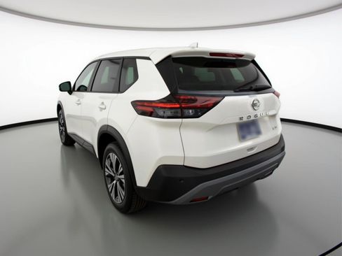 Used 2023 Nissan Rogue SV image 6