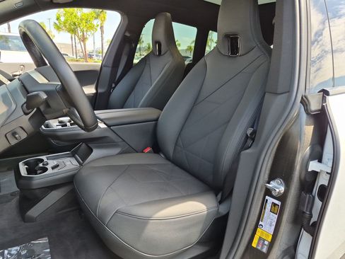 Used 2024 BMW iX xDrive50 AWD/4WD image 16