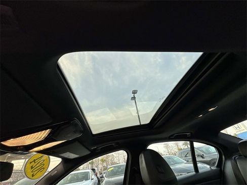 Used 2024 BMW 330i Sedan image 27