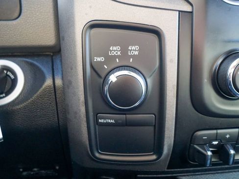 Used 2018 RAM 2500 Tradesman w/ Chrome Appearance Group image 24