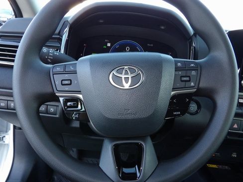 New 2026 Toyota Camry LE image 18