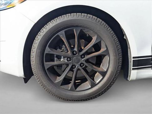 Certified 2020 Ford Fusion SE image 18