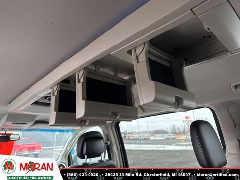 Used 2013 Chrysler Town & Country Touring image 31