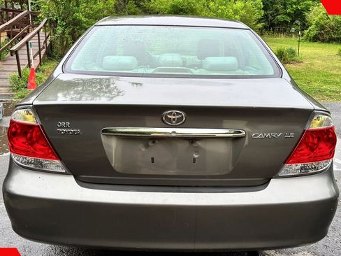 Used 2005 Toyota Camry LE image 6