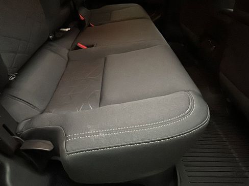 Used 2025 Nissan Frontier SV w/ SV Convenience Package AWD/4WD image 16