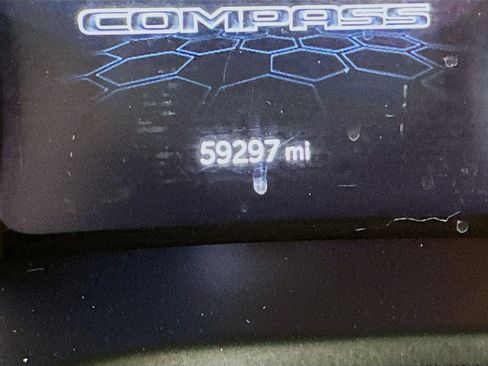 Used 2024 Jeep Compass Limited image 19