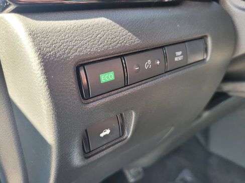 Certified 2025 Nissan Sentra SV FWD image 19
