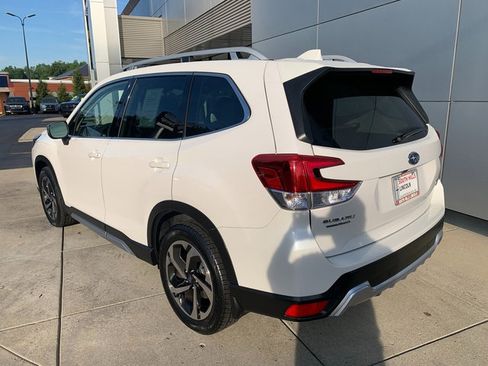 Used 2022 Subaru Forester Touring AWD/4WD image 3