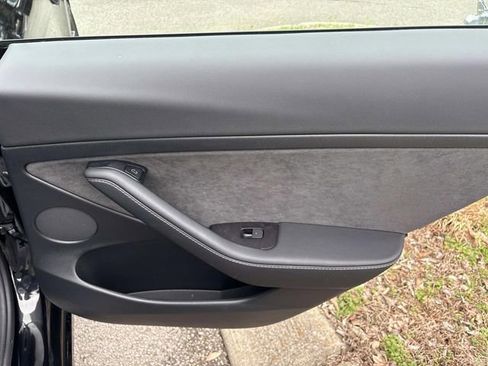 Used 2022 Tesla Model 3 image 18