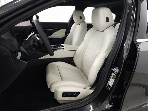 Certified 2025 BMW 530i xDrive image 18