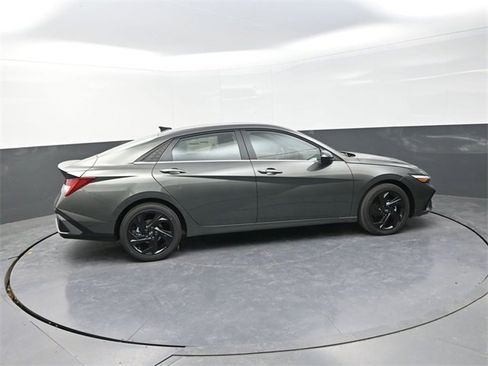 New 2026 Hyundai Elantra SEL Sport image 9