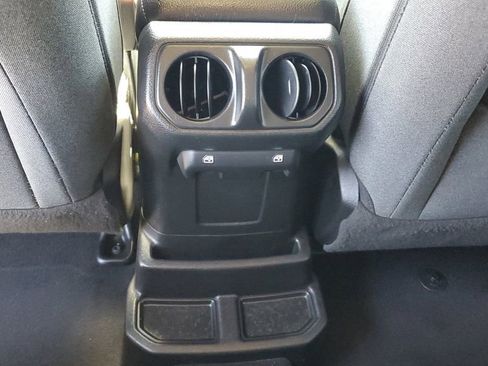 Used 2024 Jeep Wrangler Unlimited AWD/4WD image 13