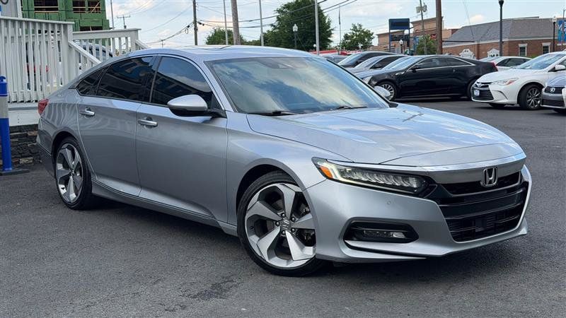 Used 2018 Honda Accord Touring image 8