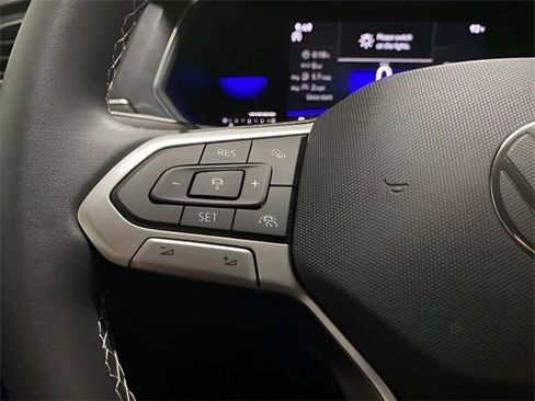 Used 2022 Volkswagen Tiguan SE image 27