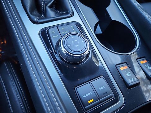 Used 2018 Nissan Maxima 3.5 SV image 17