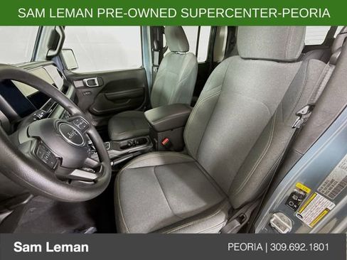 Used 2025 Jeep Gladiator Sport image 19