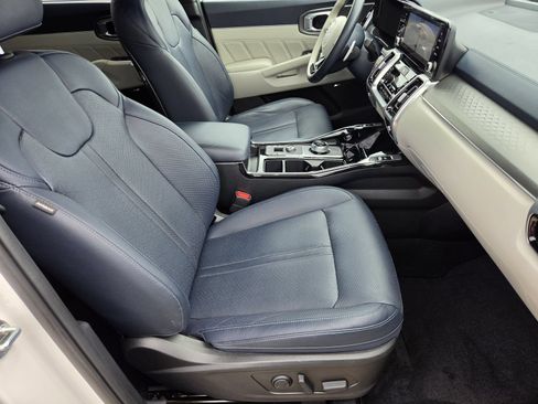 Used 2022 Kia Sorento SX Prestige w/ Panoramic Sunroof Package AWD/4WD image 14