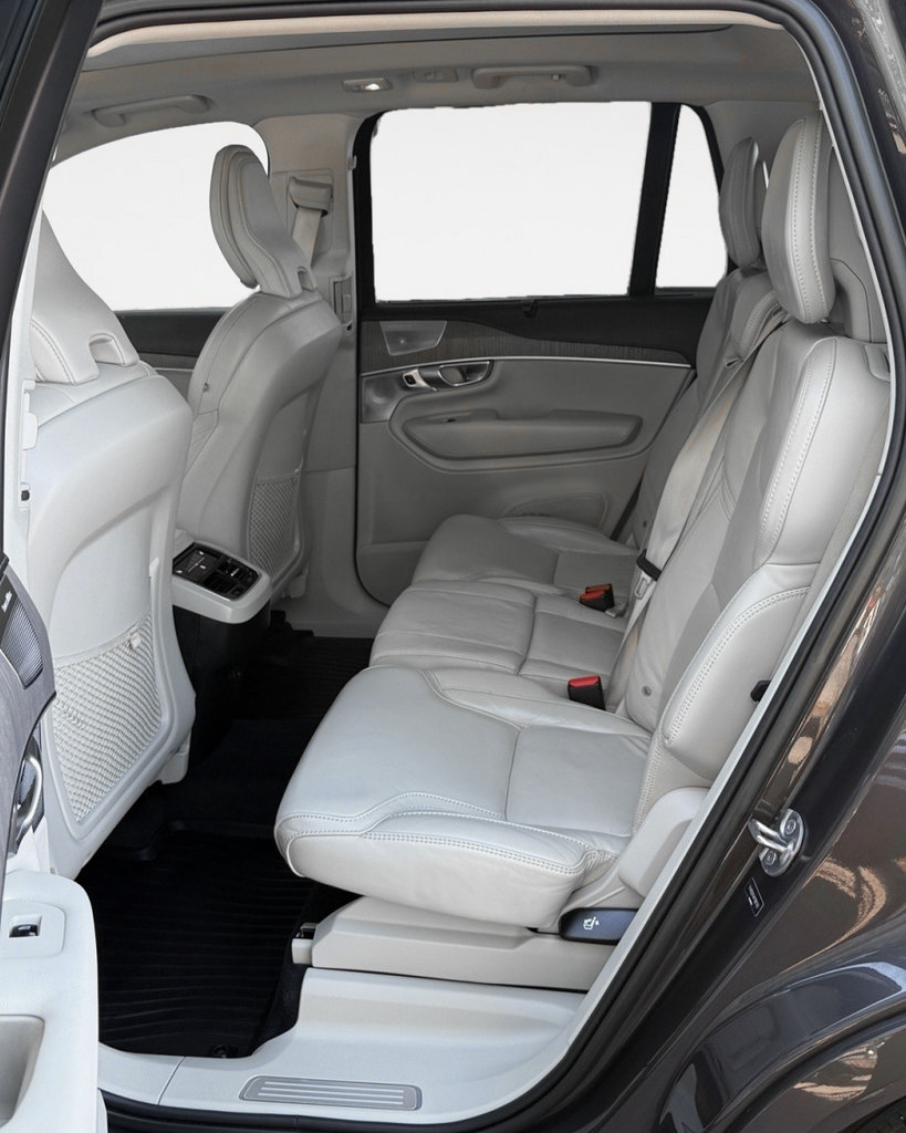 Used 2023 Volvo XC90 B6 Ultimate w/ Protection Package AWD/4WD image 13
