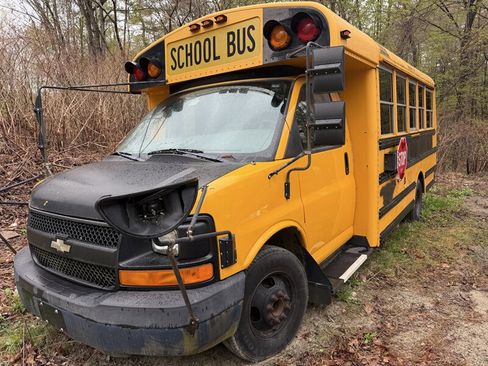 Used 2009 Chevrolet Express 3500 RWD image 1