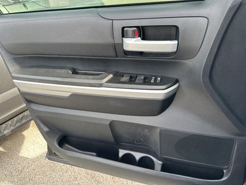 Used 2015 Toyota Tundra SR5 w/ SR5 Upgrade Package image 39