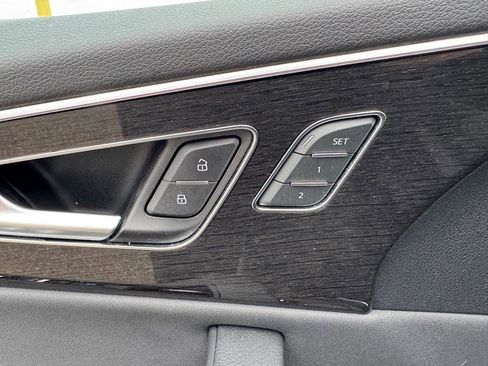 Used 2019 Audi Q8 Prestige AWD/4WD image 21
