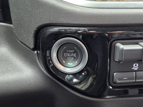 Used 2025 GMC Sierra 1500 Elevation w/ Elevation Premium Package image 21