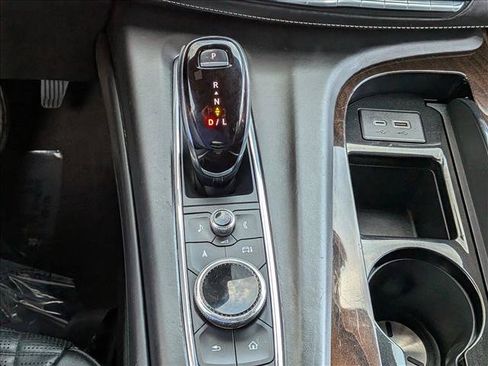Used 2023 Cadillac Escalade Premium Luxury Platinum AWD/4WD image 12