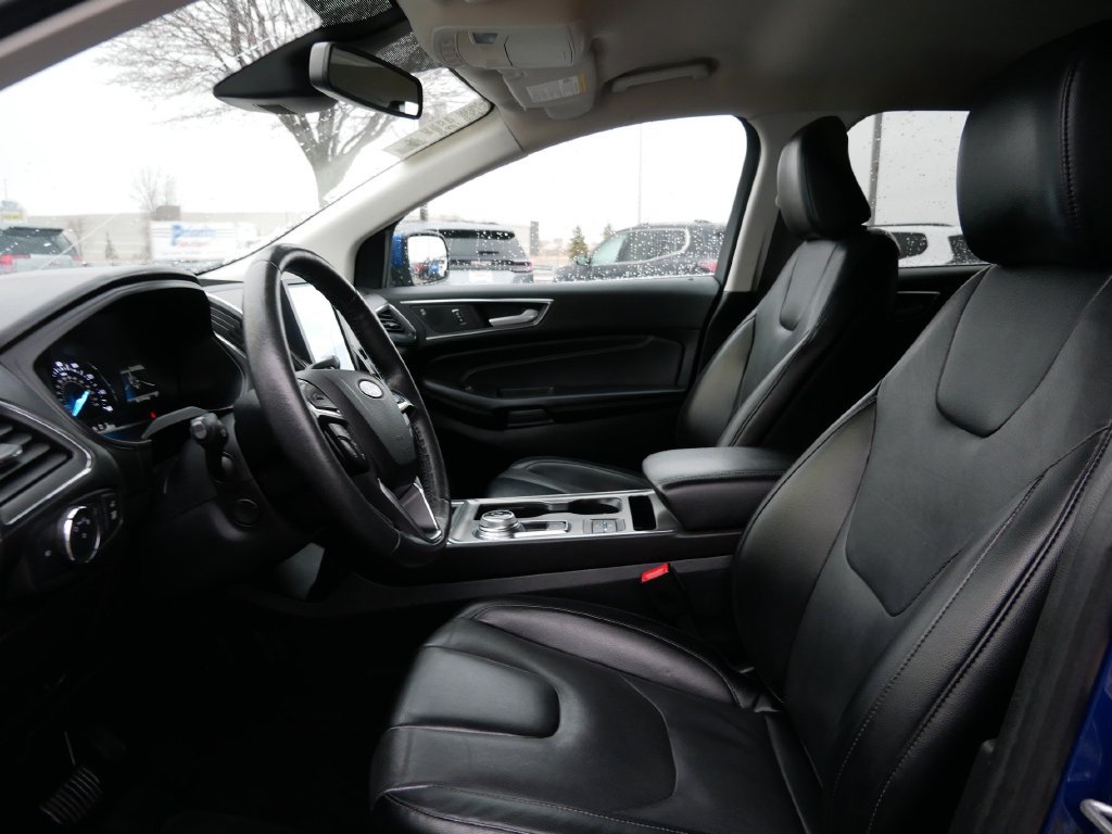 Used 2022 Ford Edge Titanium w/ Equipment Group 301A AWD/4WD image 9