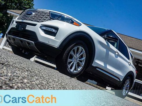 Used 2022 Ford Explorer Limited w/ Equipment Group 301A RWD image 4