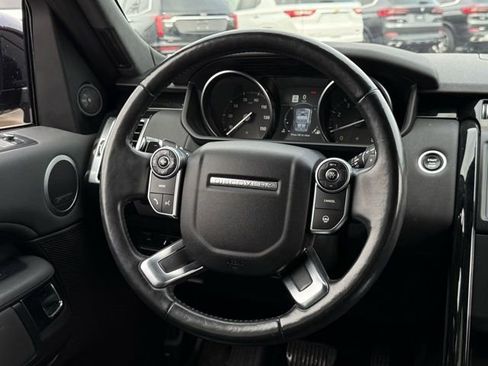 Used 2018 Land Rover Discovery SE image 9