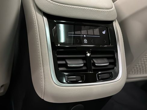 New 2026 Volvo XC90 T8 Ultra w/ Protection Package Premier image 28