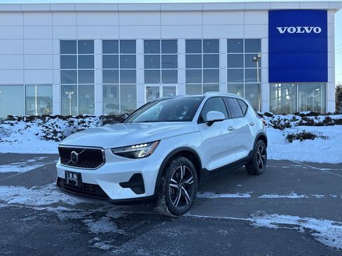 Used 2023 Volvo XC40 B5 Core w/ Protection Package Premier image 39