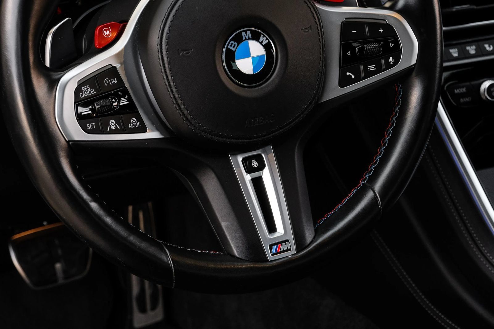 Used 2022 BMW M8 Competition w/ M Carbon Exterior Package AWD/4WD image 18