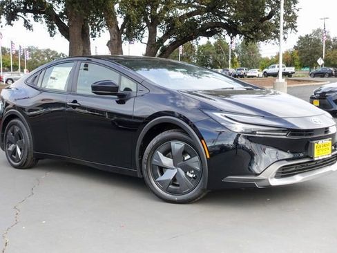 New 2026 Toyota Prius Plug-In Hybrid FWD image 6