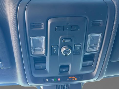 Used 2023 Chevrolet Tahoe Z71 w/ Luxury Package image 24