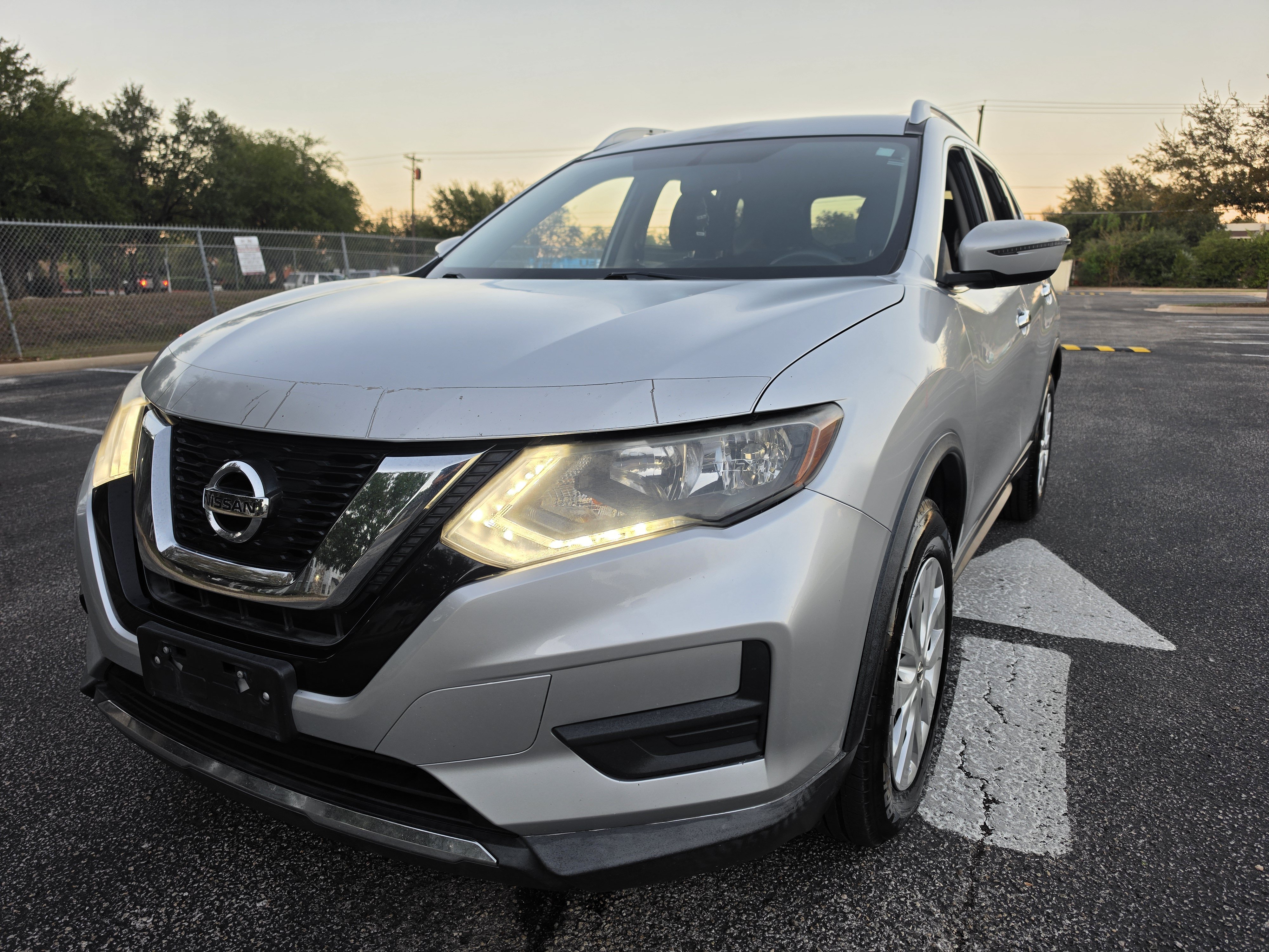 Used 2017 Nissan Rogue S w/ S Appearance Package FWD image 3