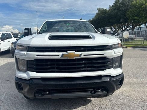 Used 2024 Chevrolet Silverado 2500 Custom w/ Custom Value Package AWD/4WD image 2
